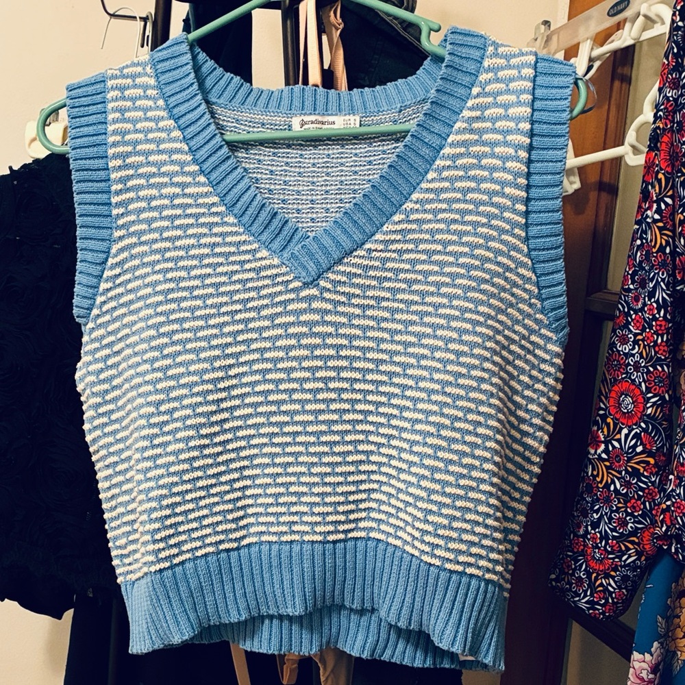 Stradivarius Sweater Vest